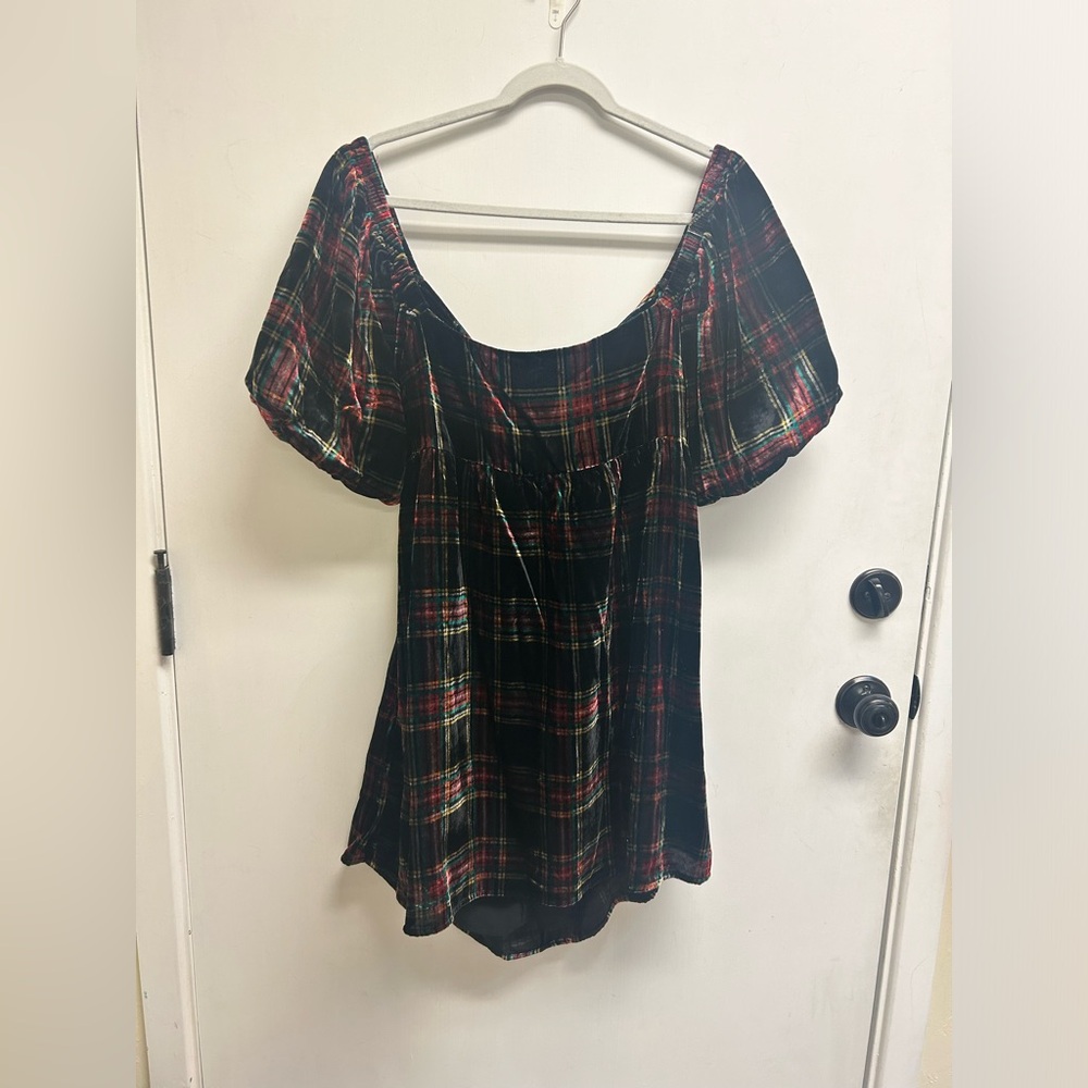 Francesca’s Audrey Parks velvet plaid puff sleeve dress with bow, size Large